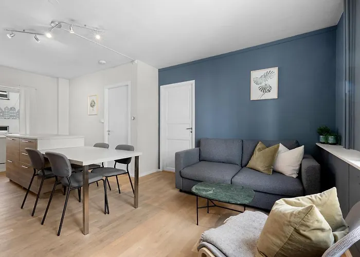 Modern - Work Friendly - Quiet Area Apartment *